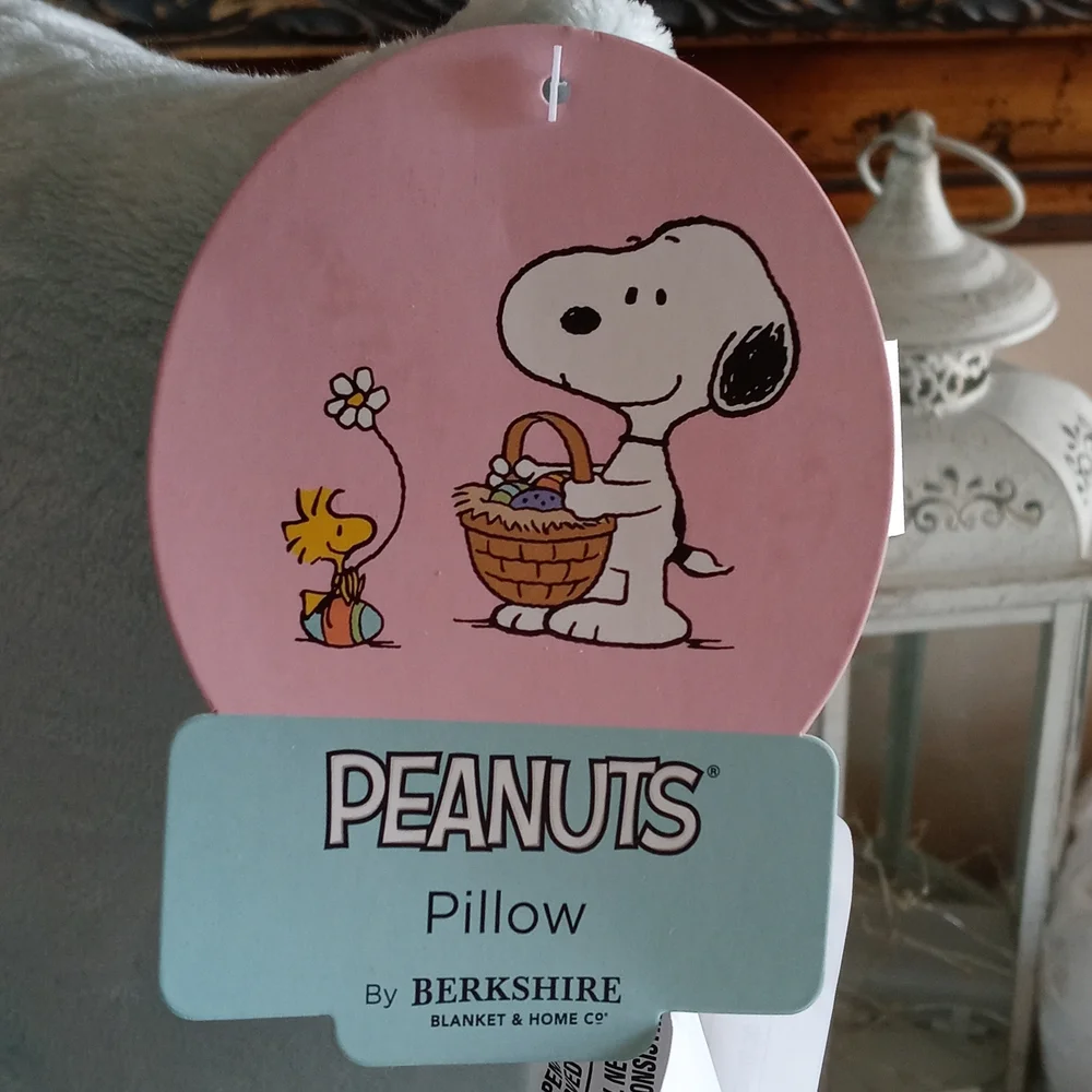 Snoopy Easter pillow